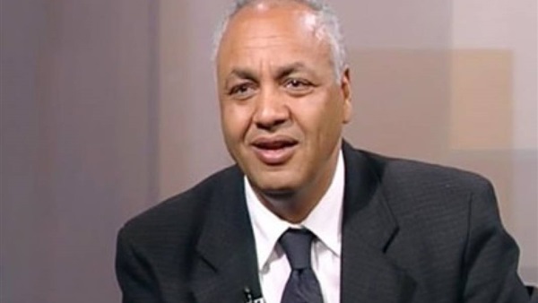 لكاتب الصحفى مصطفى